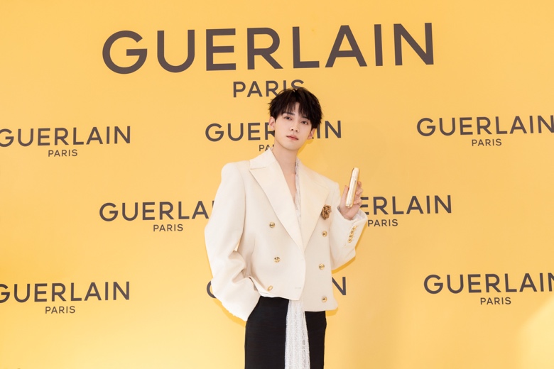 法国娇兰护肤大使周翊然惊喜现身杭州武林银泰百货