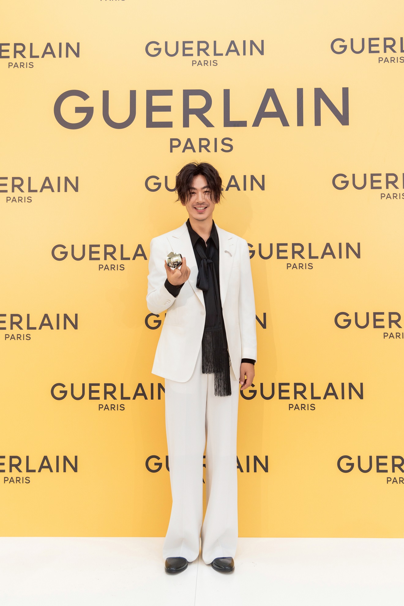 法国娇兰品牌挚友江奇霖惊喜空降深圳茂业天地 携全新帝皇蜂姿系列，倾献蜜润肌秘