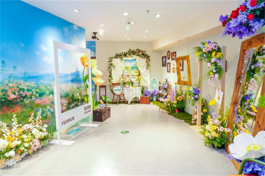 盛夏之约，邂逅instax™博物馆的夏日物语