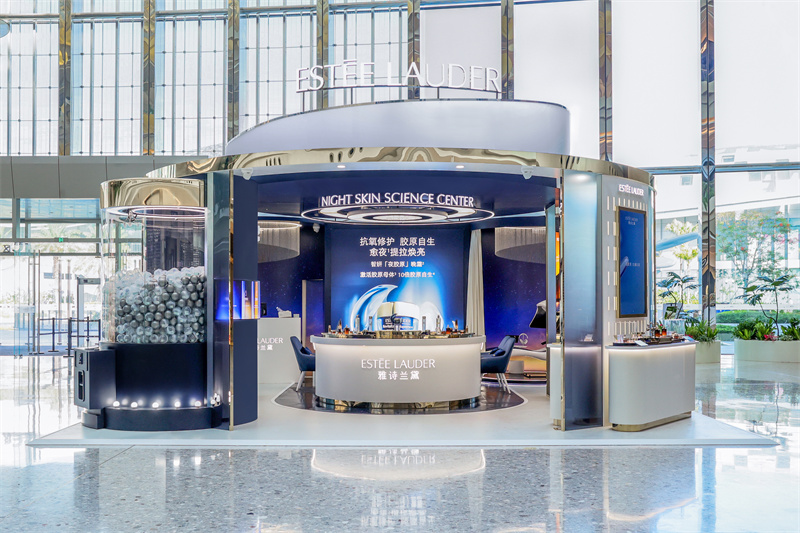 雅诗兰黛旅游零售全球首家双层旗舰店于三亚正式揭幕 同步开启夜修护专家限时快闪店 雅诗兰黛旅游零售全球首家双层旗舰店于三亚正式揭幕 同步开启夜修护专家限时快闪店