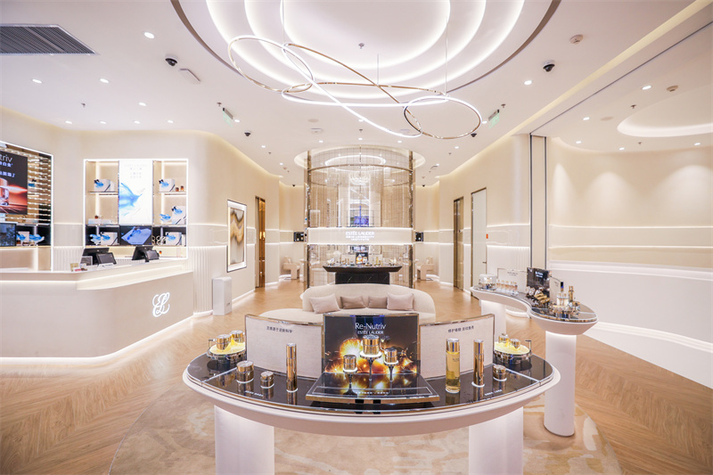 雅诗兰黛旅游零售全球首家双层旗舰店于三亚正式揭幕 同步开启夜修护专家限时快闪店 雅诗兰黛旅游零售全球首家双层旗舰店于三亚正式揭幕 同步开启夜修护专家限时快闪店
