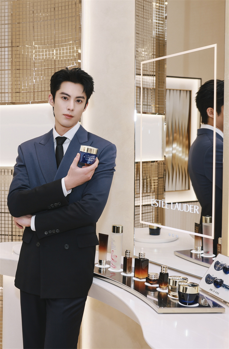 雅诗兰黛旅游零售全球首家双层旗舰店于三亚正式揭幕 同步开启夜修护专家限时快闪店 雅诗兰黛旅游零售全球首家双层旗舰店于三亚正式揭幕 同步开启夜修护专家限时快闪店