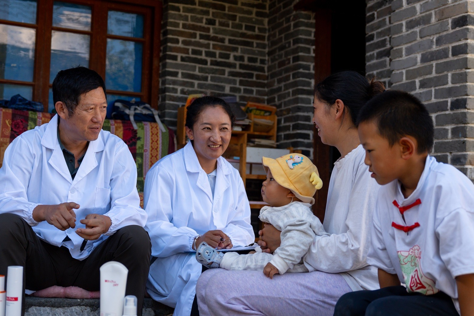 十年守护国人皮肤健康，薇诺娜“薇笑阳光计划”走进香格里拉