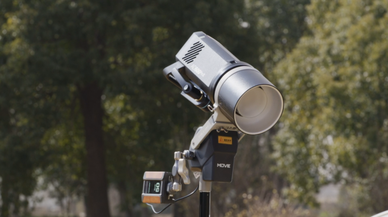 小隼move灯云台正式发布，开启无线遥控灯光运动时代