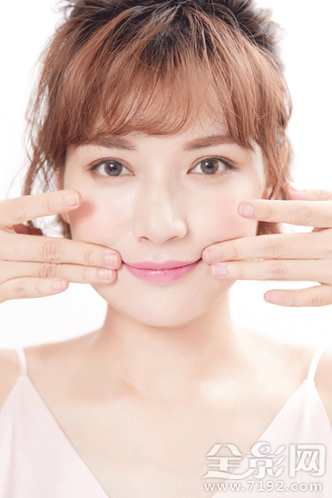 涂啥口红都难看？ 因为你嘴周太招黑