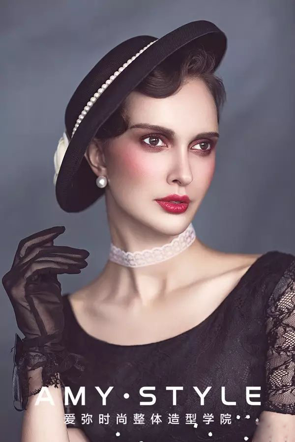 唯美复古新娘造型，清丽妆容带来宫廷的华贵感！