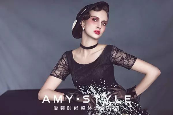 唯美复古新娘造型，清丽妆容带来宫廷的华贵感！