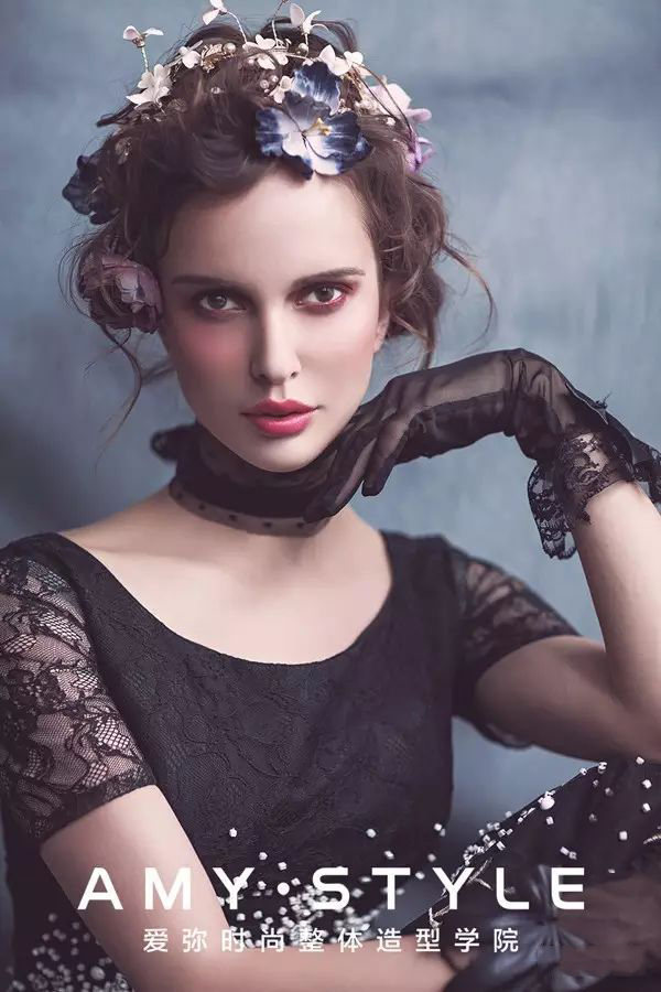 唯美复古新娘造型，清丽妆容带来宫廷的华贵感！