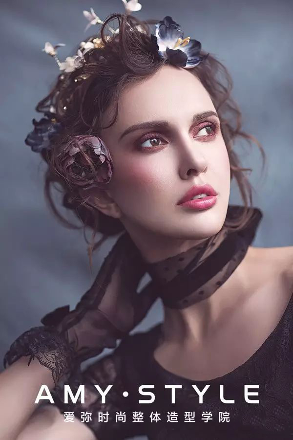 唯美复古新娘造型，清丽妆容带来宫廷的华贵感！