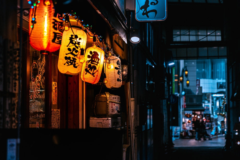 作品欣赏|冷色调的日本夜色 静谧怀旧的古典与现代