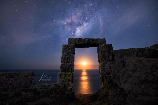 月亮的妙用 让你的银河照片与众不同