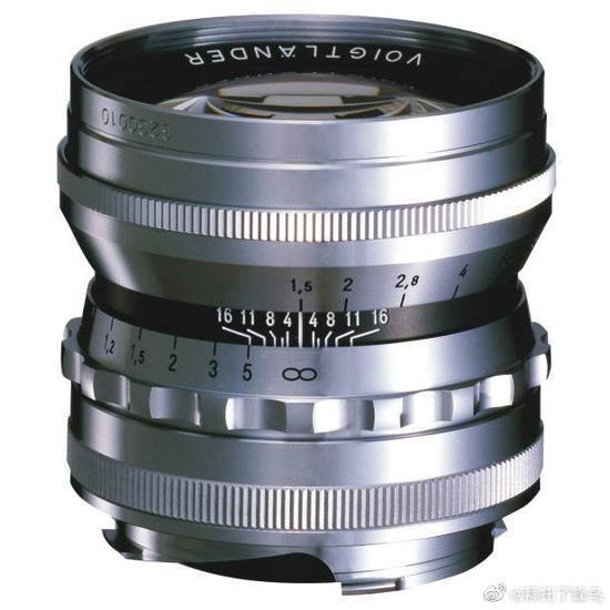 复古到底 福伦达将带来两款复刻版50mm f1.5镜头