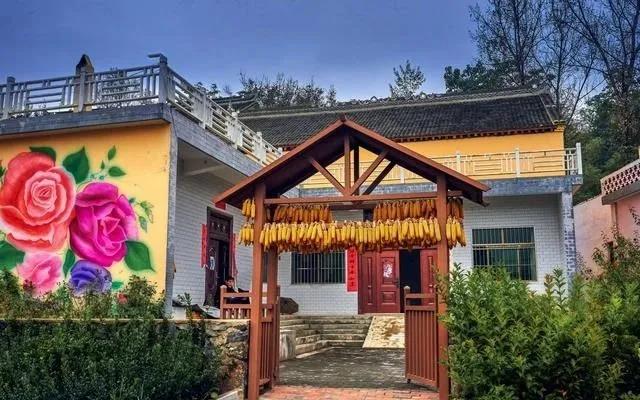 耗资20亿倾力打造！秦岭深处的玫瑰小镇